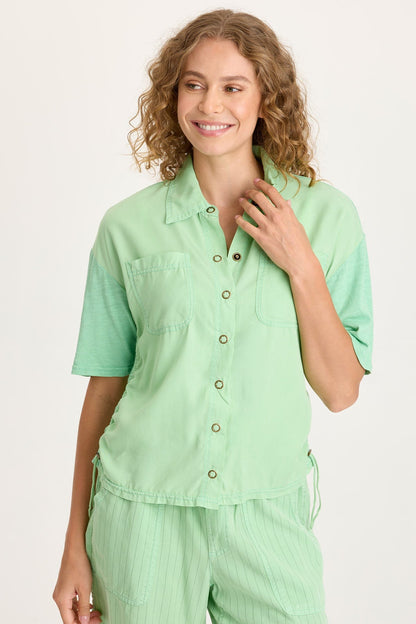 Kimbel Twill Classic Button-Up Top