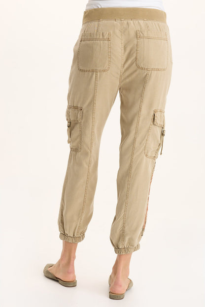 Darri Embroidered Pull-on Soft Twill Jogger