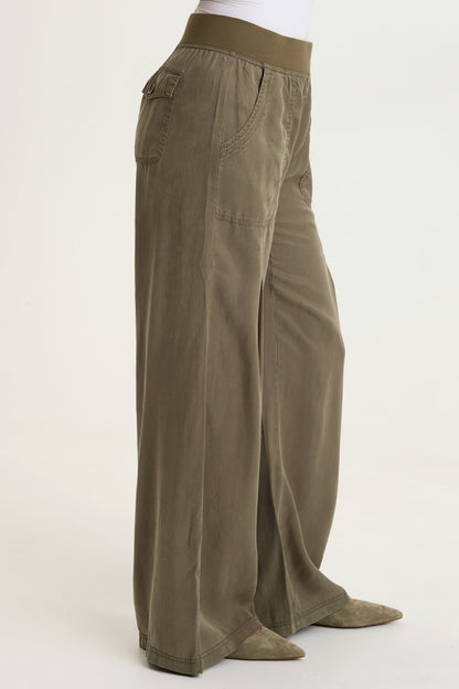 Dacia Twill Pleated Wide Leg Pant
