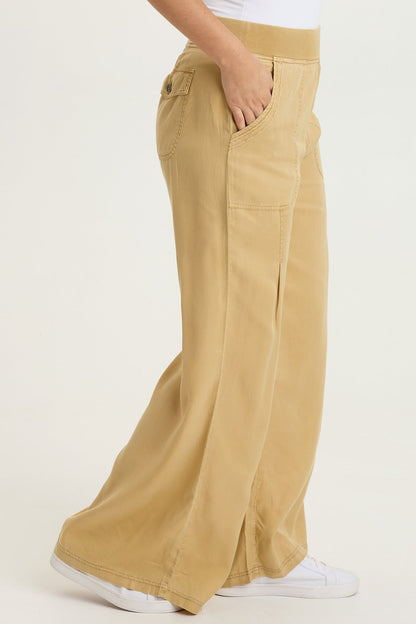 Embroidered Dacia Twill Pleated Pant