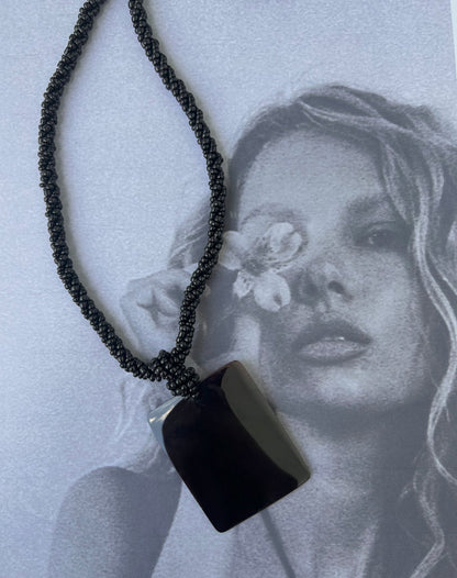 Bara Necklace with Black Rectangle Pendant