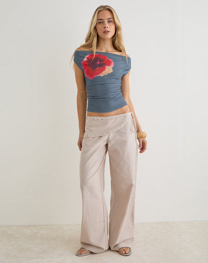 Bisik Top in Grey with Big Petal Script