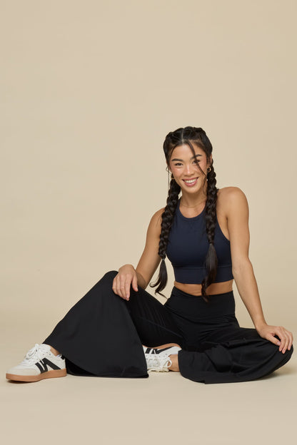 Crisscross Hourglass® Wide Legging - Black