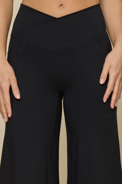 Crisscross Hourglass® Wide Legging - Black