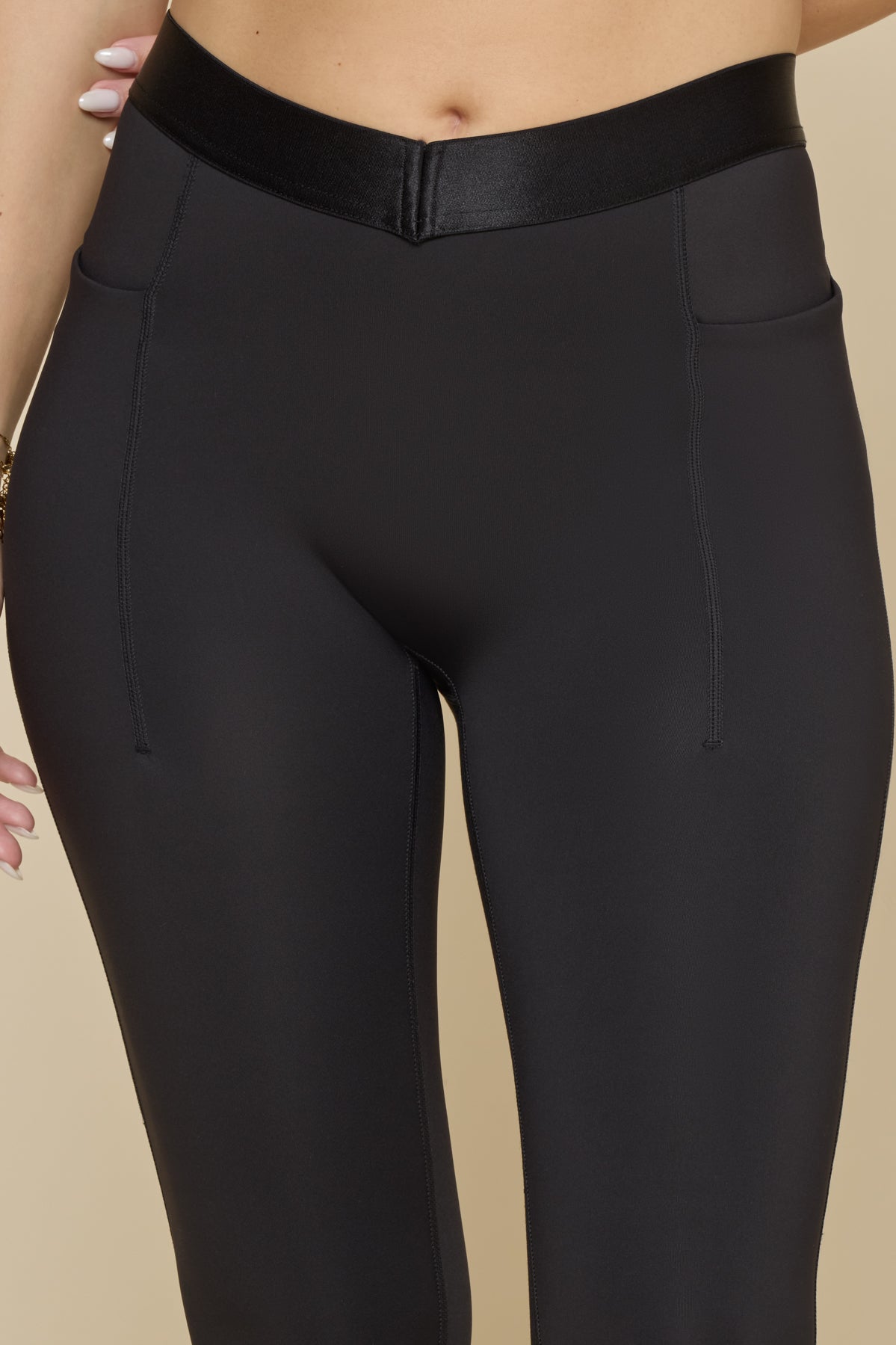 Contour Flared Legging - Black