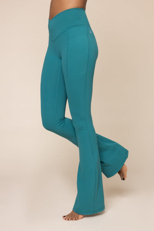 Crisscross Hourglass® Flared Legging with Pockets - Emerald