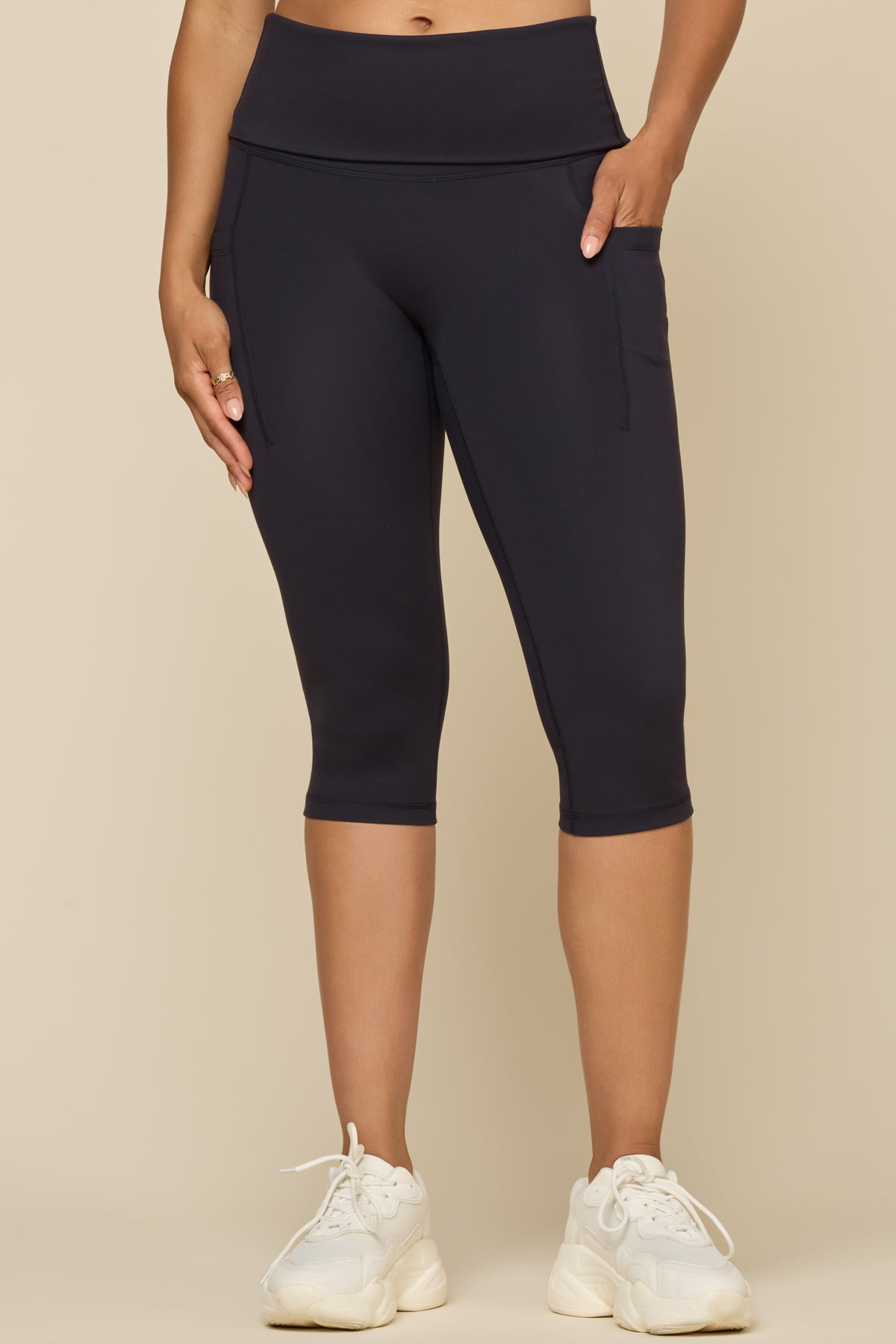 Foldover Capri - Cool Black