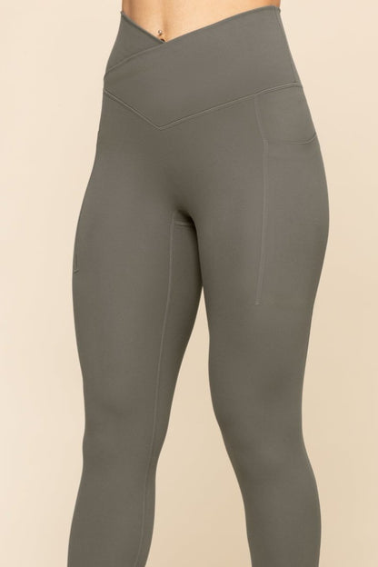 Crisscross Hourglass® Legging with Pockets - English Ivy