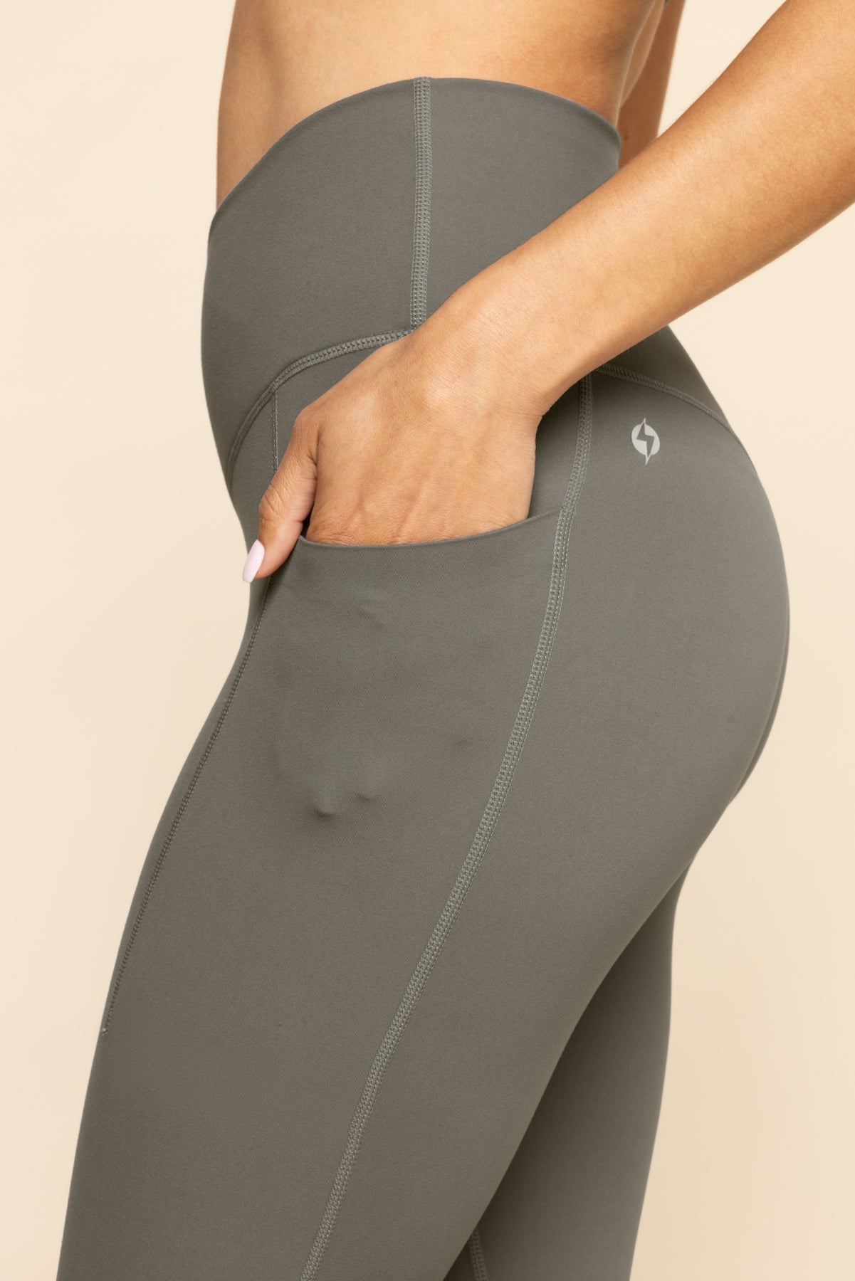 Crisscross Hourglass® Legging with Pockets - English Ivy