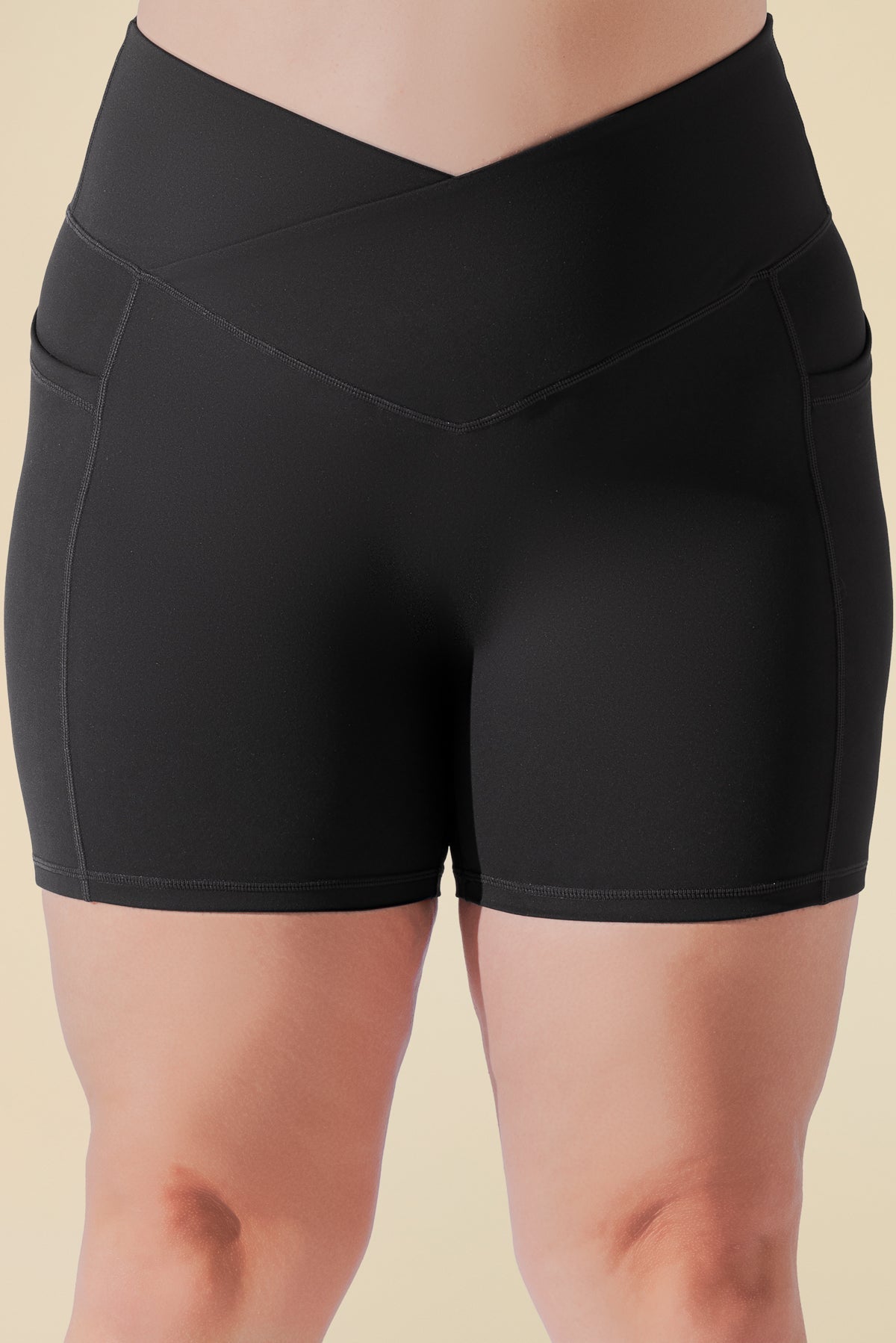 Crisscross Hourglass® Midi Short with Pockets - Black