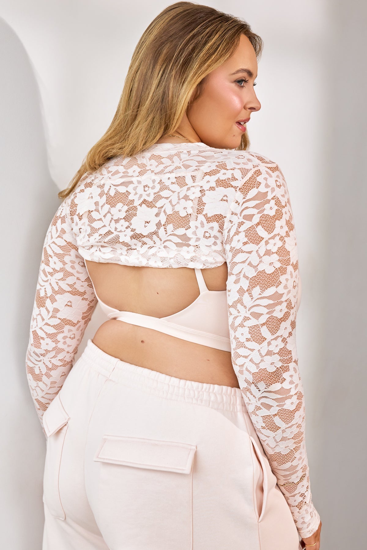 Lace Relevé Shrug - Tutu Pink