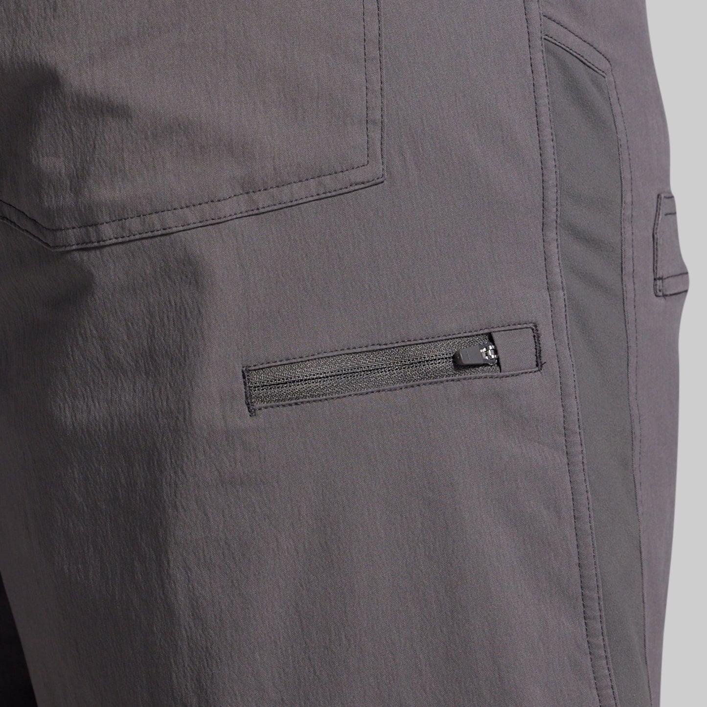 Maverick Short 9" (Gunmetal)