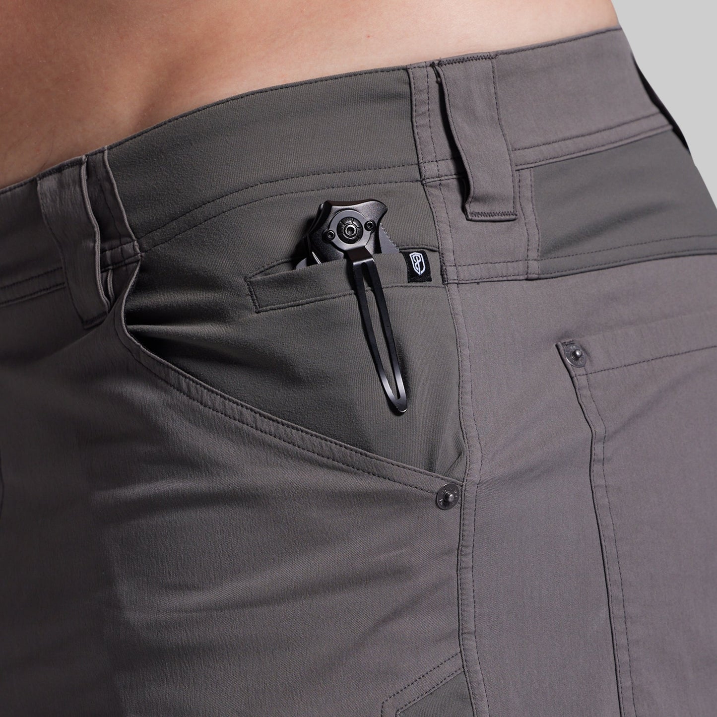 Maverick Short 9" (Gunmetal)