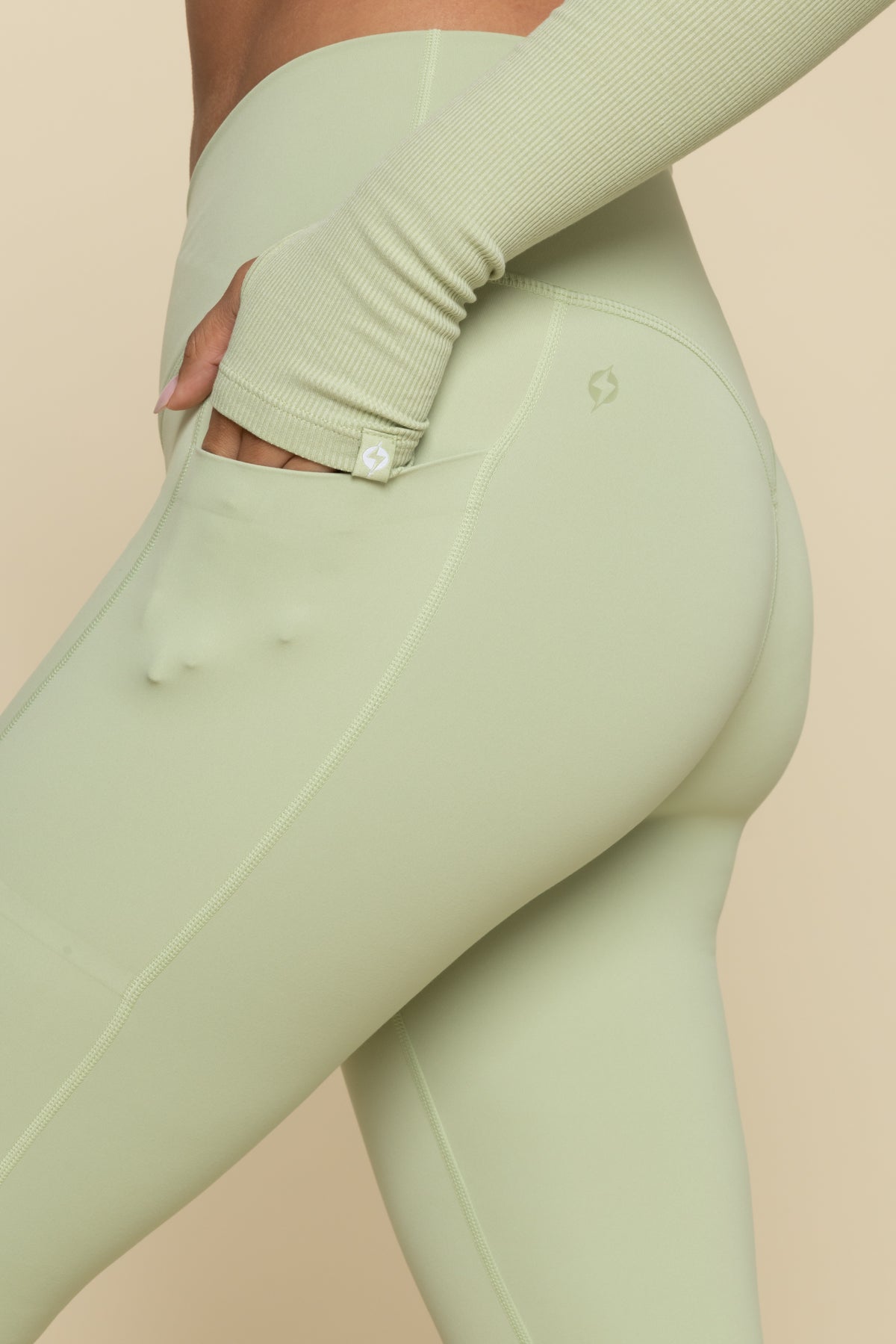 Crisscross Hourglass® Capri - Pistachio