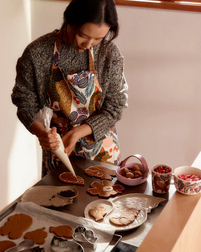 Marimekko Pieni Ketunmarja Apron White